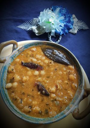 A picture of Chole masala.
