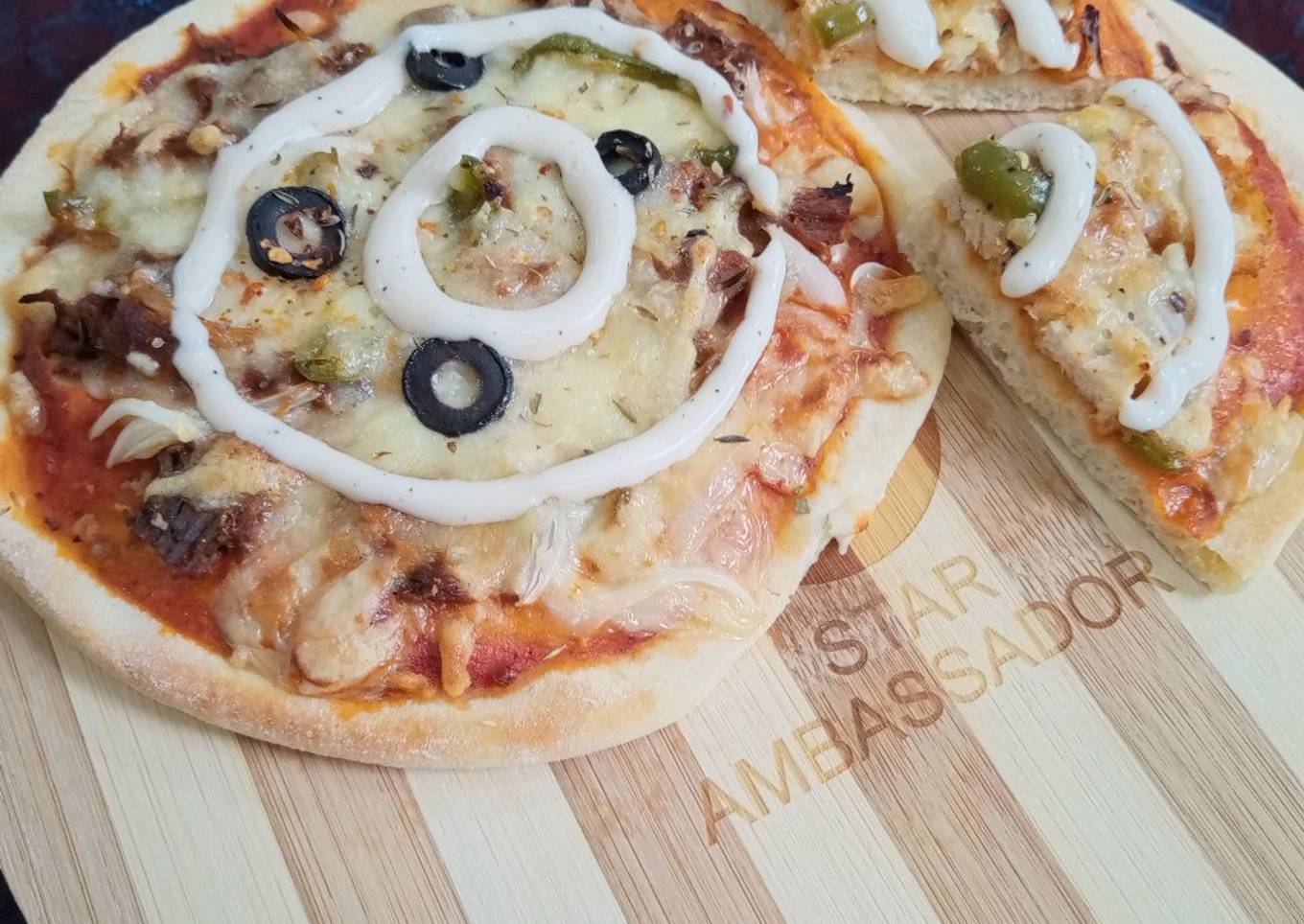 (Say cheese) Beef pizza