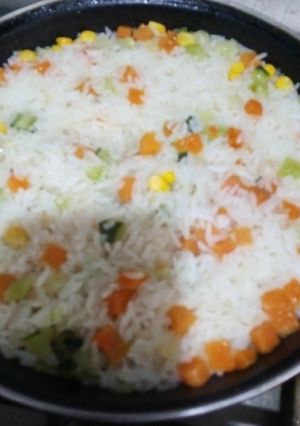 Una foto de Arroz blanco con verduras