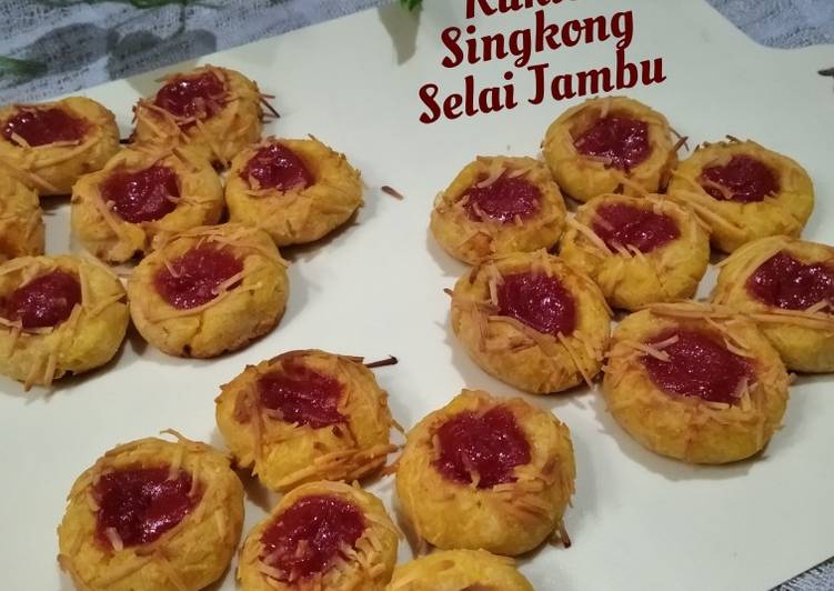 Mudahnya Memasak <em>Kukis Singkong Selai Jambu Biji</em> Yummy Mantul