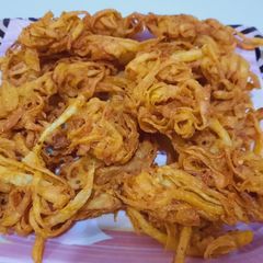 A picture of Laccha Alu pakoray.
