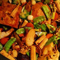 A picture of Braised Tofu w veges.