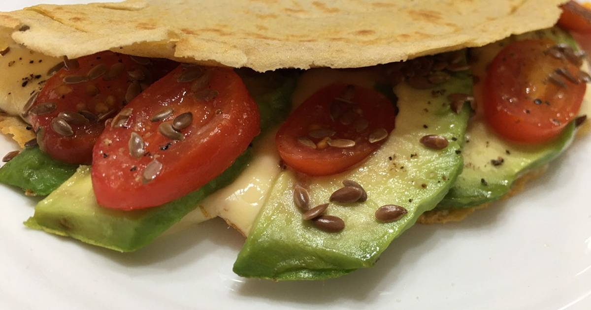 Rapiditas de avena rellenas de queso PortSalud light, palta, tomates cherry  y semillas de lino Receta de Maru Abdo- Cookpad