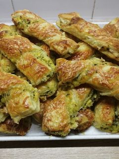 Medvehagymás sajtos stangli recept fotója