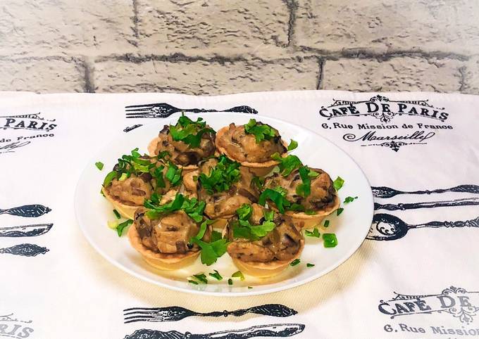 Тарталетки с шампиньонами и сливочным сыром