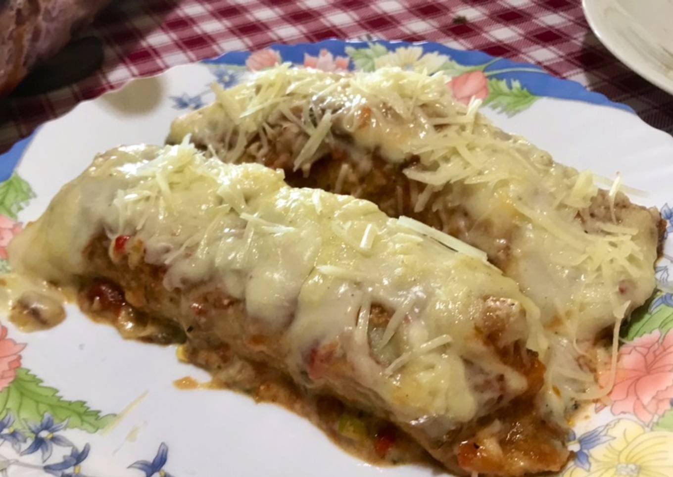Canelones de verdura ricota con 2 salsas