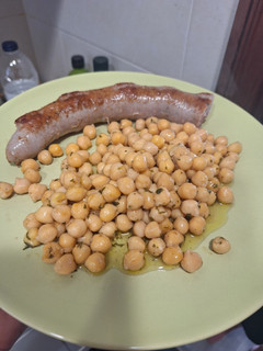 Una foto de Butifarra con garbanzos