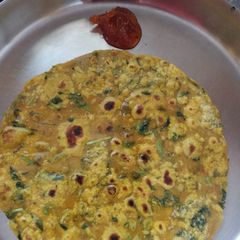 A picture of Methi Parantha.