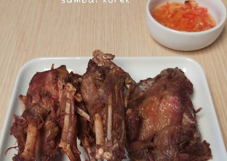 Bagaimana Menyiapkan Bebek goreng Anti Gagal