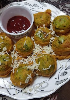 A picture of Aloo Wada.
