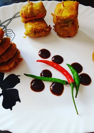 ग्रीन कॉटेज चीज़ और आलू स्टिक्स(green cottage cheese aur aloo sticks recipe in hindi) रेसिपी मुख्य फोटो