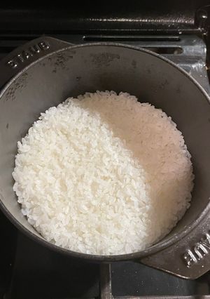 A picture of Steamed Japonica rice.