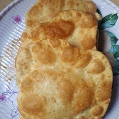 A picture of Shelpek (flat bread).