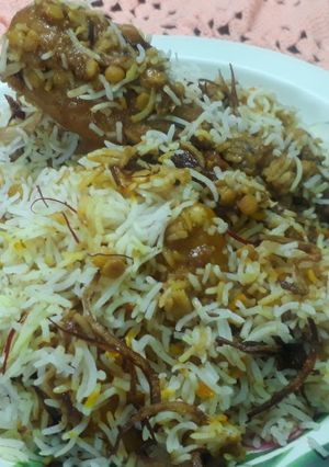 A picture of Chicken khichda.