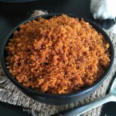 A picture of Sukhi Lasni Chutney (Dry Garlic Coconut Chutney In NKGSB Style).