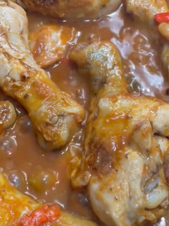 Una foto de Pollo al chilindrón