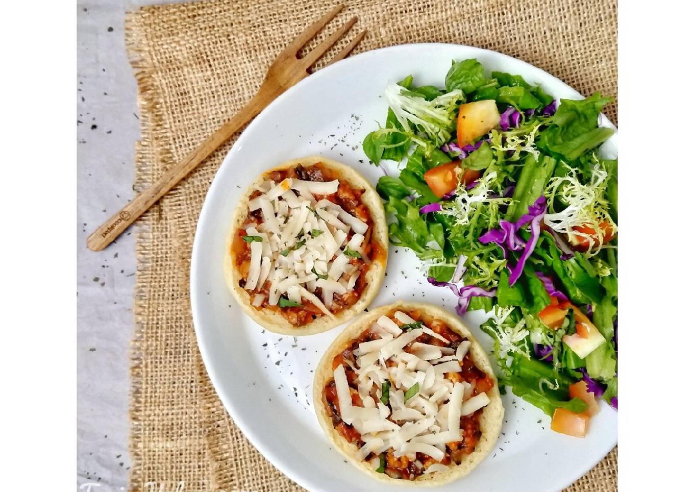 English Muffin Crispy Pizza