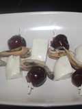 Banderillas de Boquerones con Queso y Cerezas