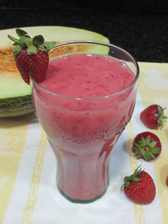 Una foto de Batido de melón con fresas