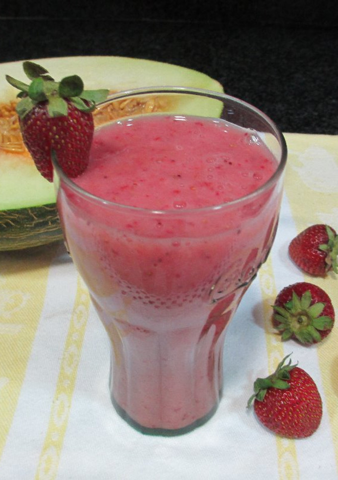 Una foto de Batido de melón con fresas