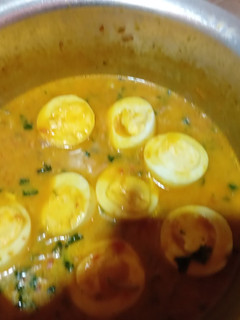 A picture of Egg curry.