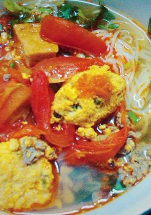 Hình của món Bún riêu.