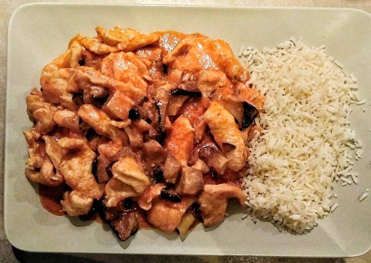 How to Prepare Award-winning Pollo alla Strogonoff con Cardoncelli e riso Basmati