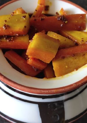 A picture of Carrots pickle.