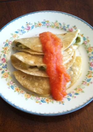 Una foto de Tacos de rajas con queso