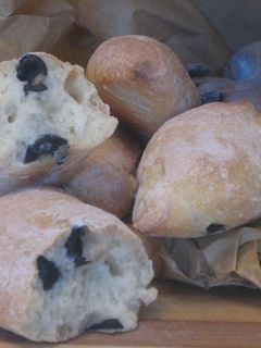 Foto di Ciabattine di Pane con Olive