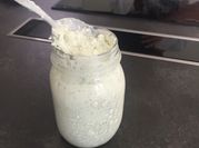 Una foto di salsa yogurt greco