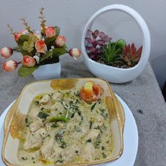 A picture of Yogurt and mint chicken.