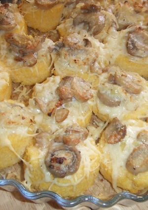 Foto principal de Medallones de polenta con champiñones al Emmental