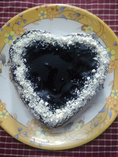 முட்டையில்லாத சாக்லேட் சிரப் கேக் (Eggless Chocolate Syrup cake recipe in Tamil) செய்முறை முக்கிய புகைப்படம்