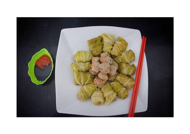 Siomay daging bungkus sawi