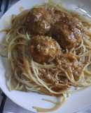 Pulpetas con tallarines