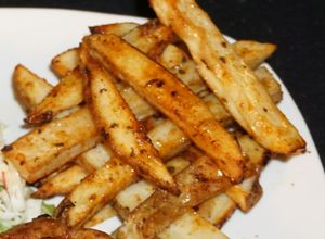Una foto de PAPAS HORNEADAS CON YERBAS FRESCAS. JON STYLE