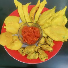 Pakoda platter A picture of Pakoda platter.