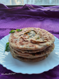 પનીર-કોથમીર પરાઠા #પરાઠા #paratha રેસીપી મુખ્ય ફોટો