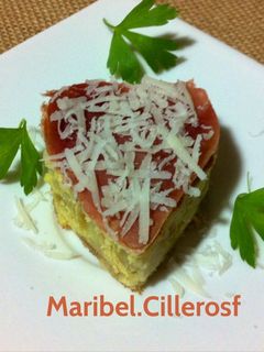 Una foto de Pincho corazón de tortilla Española, jamón y queso