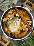 Sup Kepala Salmon dan Jamur Shitake