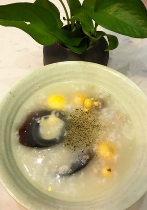 Hình của món Cháo thịt băm trứng bắc thảo.
