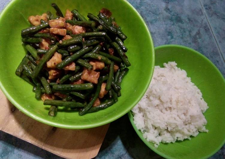 Resep Tumis kacang panjang tempe saos tiram Anti Gagal