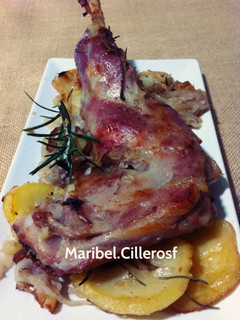 Una foto de Paletilla de cabrito lechal al horno