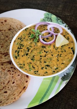 A picture of Methi Malai matar.
