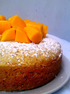 A picture of Lemon Poppy Seeds Cake.