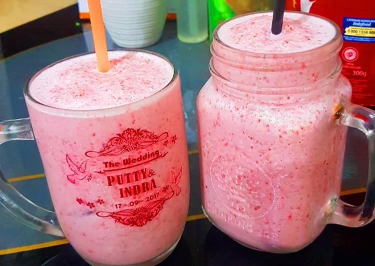 Cara Gampang Membuat Strawberry milkshake yang Enak