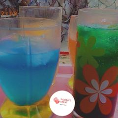 A picture of Electric lemonade.