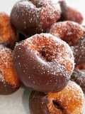 Buñuelos de Cuaresma de speculoos con cobertura de chocolate