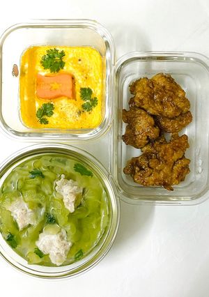 Hình của món Canh khổ qua cá thác lác & đồng bọn.